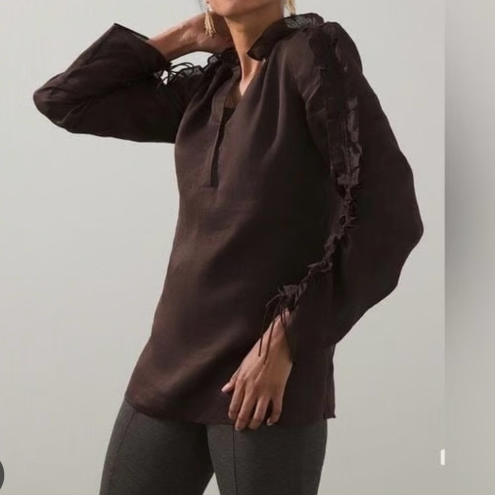 Chico's brown size 3 woman Ruffled Long Sleeve Tunic